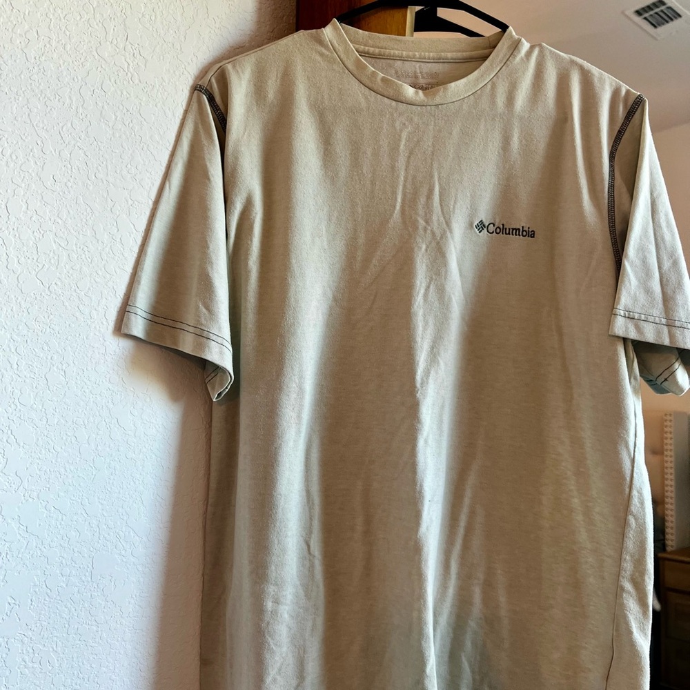 Columbia Men's Beige Omni-Wick T-Shirt